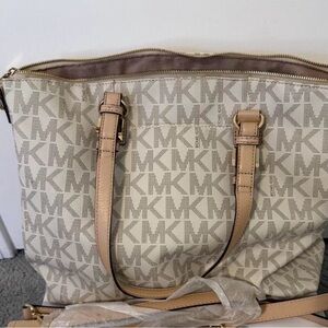 Michael Kors Beige Jet Set Tote Bag